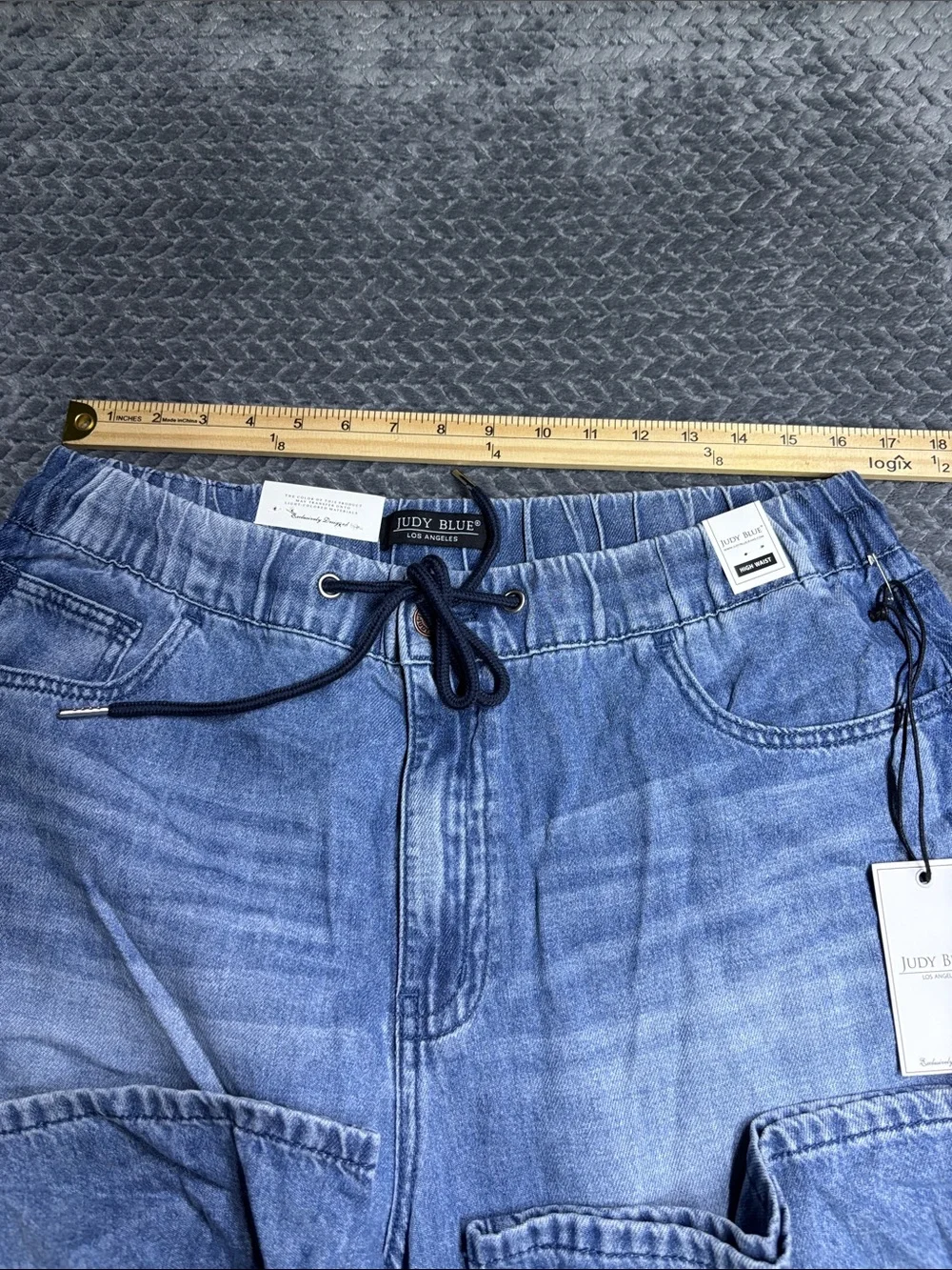 Judy Blue Two-Tone Featherweight Pull on Jeans